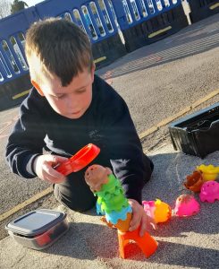 K & C Kids Cabin provide before and after school care in Snarestone